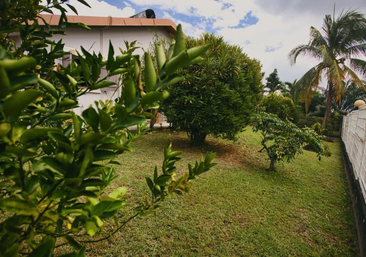 Maison Des Grenadiers Riviere-Salee